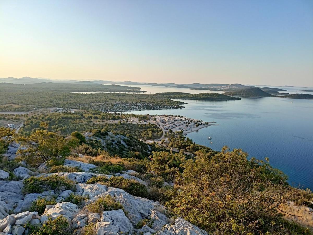 Buqez Resort, Vila 51 Drage Bagian luar foto