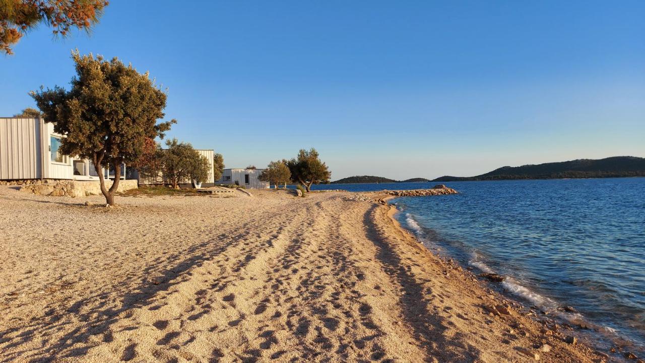 Buqez Resort, Vila 51 Drage Bagian luar foto