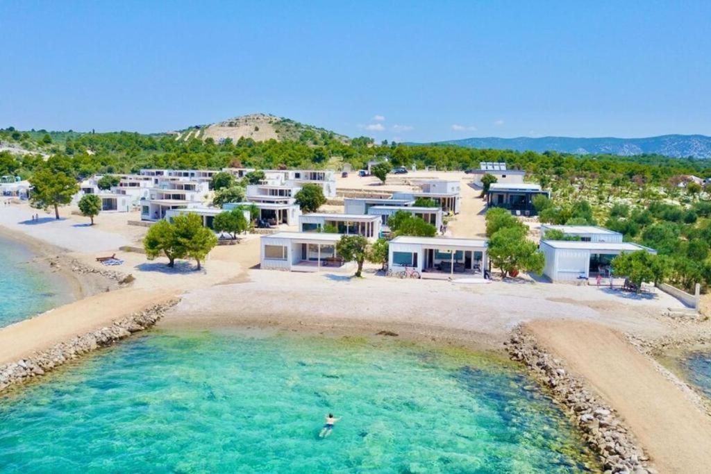 Buqez Resort, Vila 51 Drage Bagian luar foto
