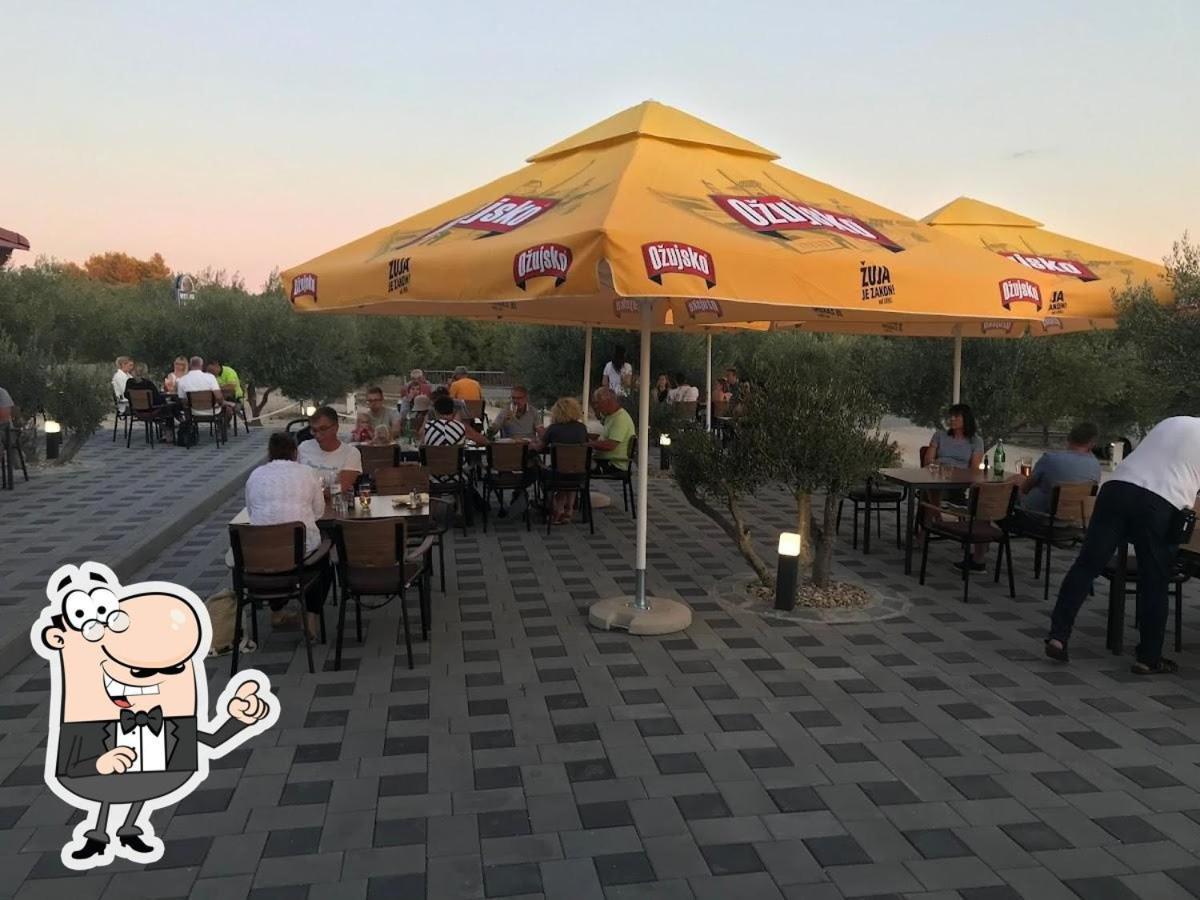 Buqez Resort, Vila 51 Drage Bagian luar foto